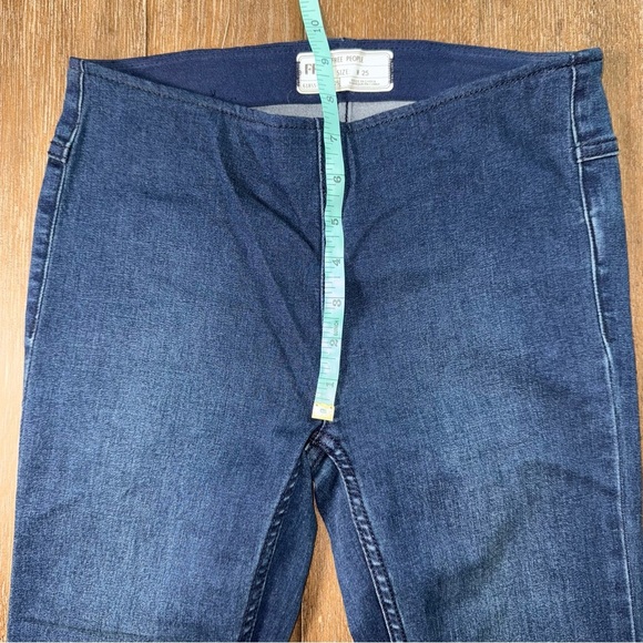 WE THE FREE Penny Pull-On Flare Jeans Dark Blue Boho low Ris Retro - Picture 6 of 12